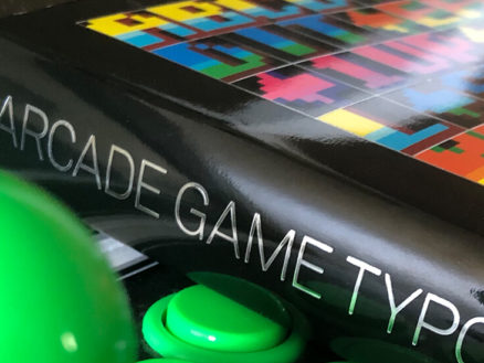 les-apprentis-lettreurs-review-livre-arcade-game-typography-couverture